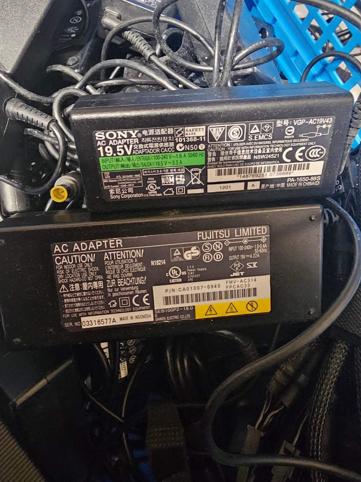 Partij originele laptop adapters (Asus, Sony, Fujitsu), Ophalen of Verzenden, Zo goed als nieuw