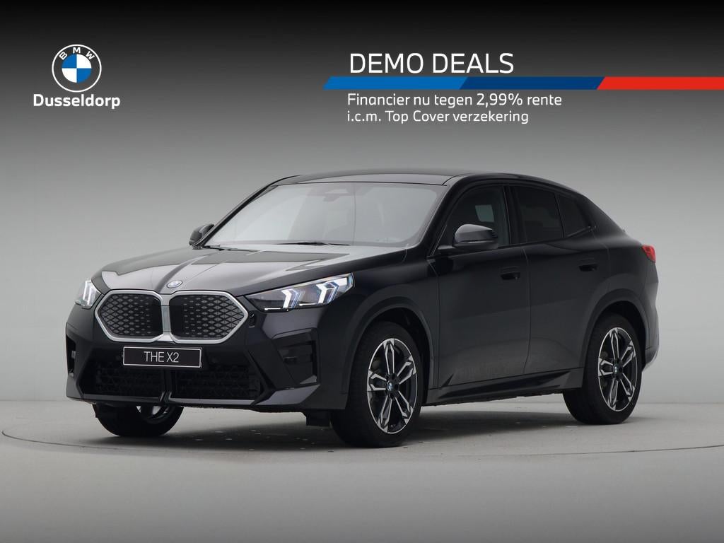 BMW iX2 eDrive20 67 kWh M Sport Edition (bj 2025, automaat), Auto's, BMW, IX2, Met garantie (alle), 33 min, Zwart