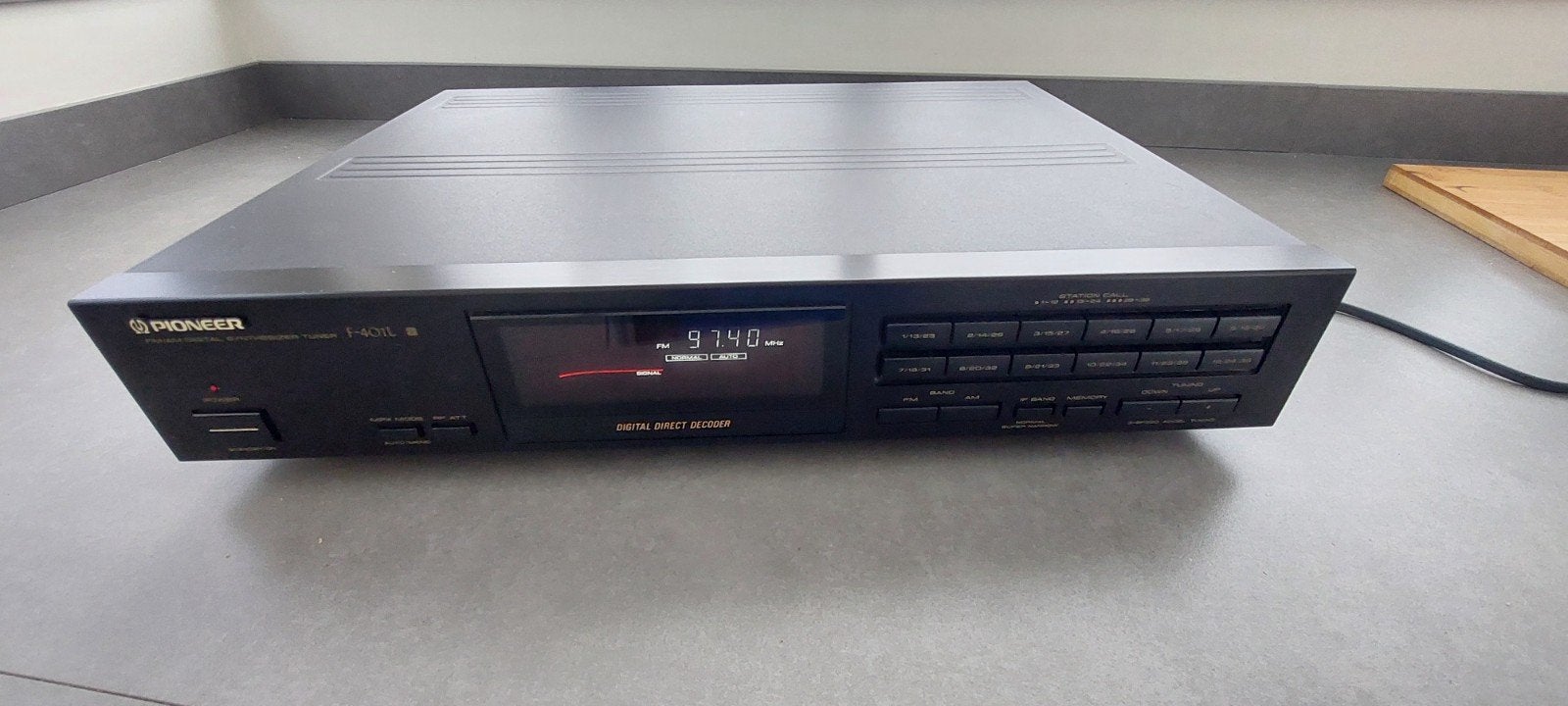 Pioneer F-401L FM/AM Digitale Synthesizer Tuner, Audio, Tv en Foto, Tuners, Ophalen of Verzenden, Gebruikt, Analoog