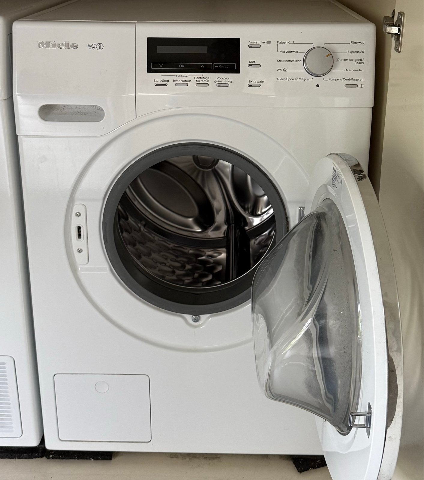 Miele wasmachine WKE 130 WPS, Ophalen, Gebruikt, 85 tot 90 cm, 1200 tot 1600 toeren