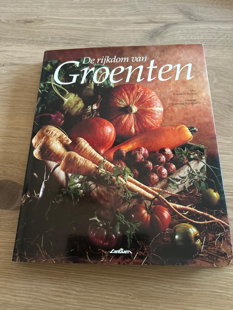 De Rijkdom van Groenten - Kookboek Elisabeth Scotto, Voorgerechten en Soepen, Ophalen of Verzenden, Zo goed als nieuw, Gezond koken