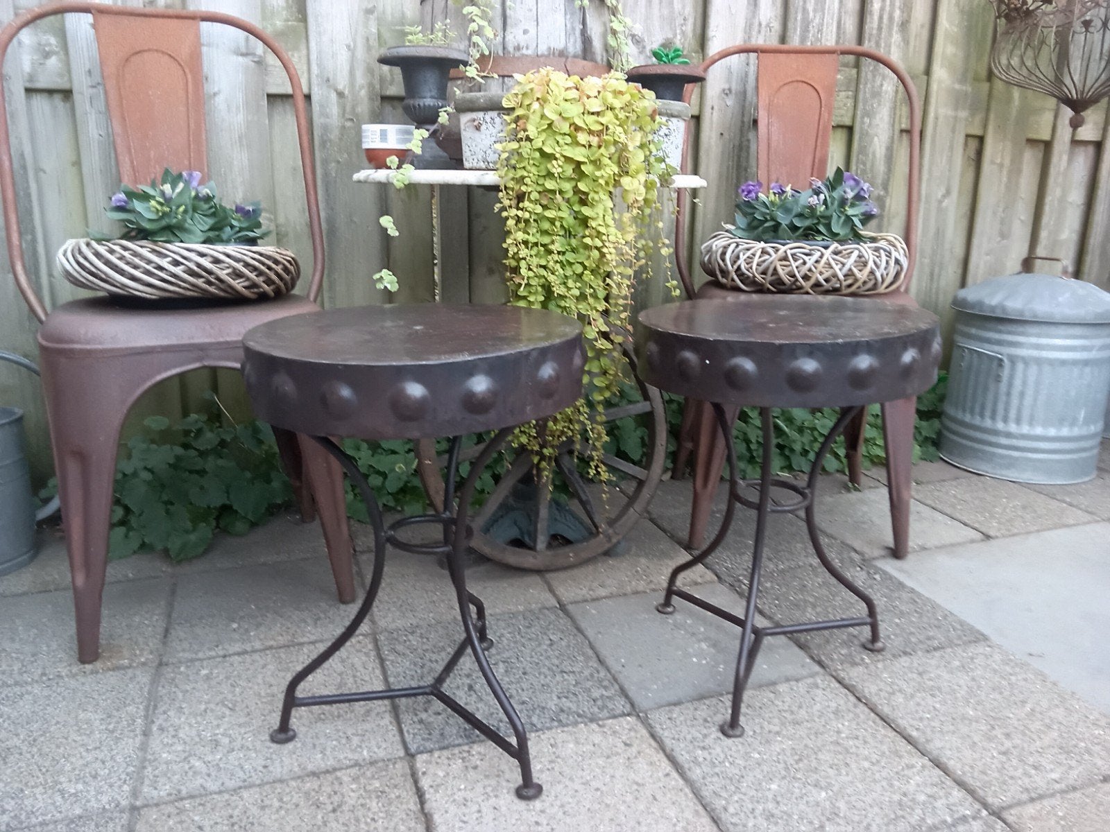 Set van 2 metalen bijzettafels - Industrieel, Minder dan 55 cm, Gebruikt, Rond, Ophalen