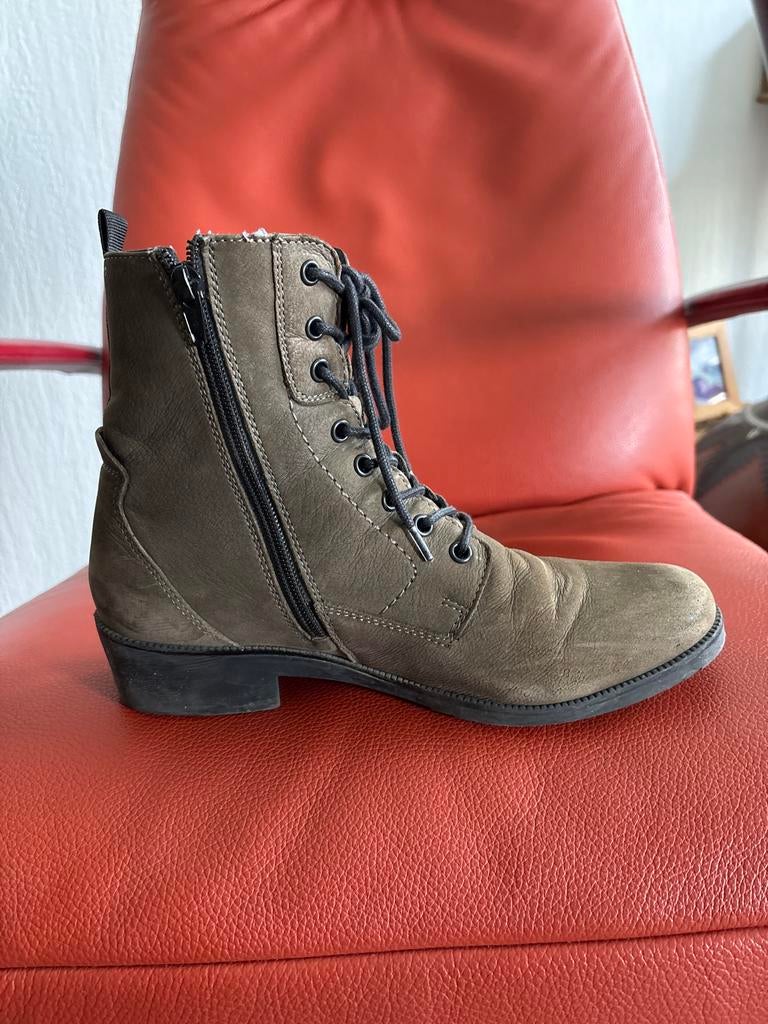 Gezocht: Medicus boots maat 39 in taupe, nieuwstaat, Ophalen of Verzenden, Nieuw, Overige kleuren, Lage of Enkellaarzen