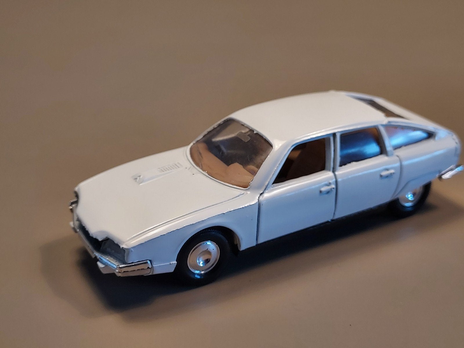 Citroën CX 2200 Berline in wit 1:43 Solido, Hobby en Vrije tijd, Modelauto's | 1:43, Ophalen of Verzenden, Auto, Solido