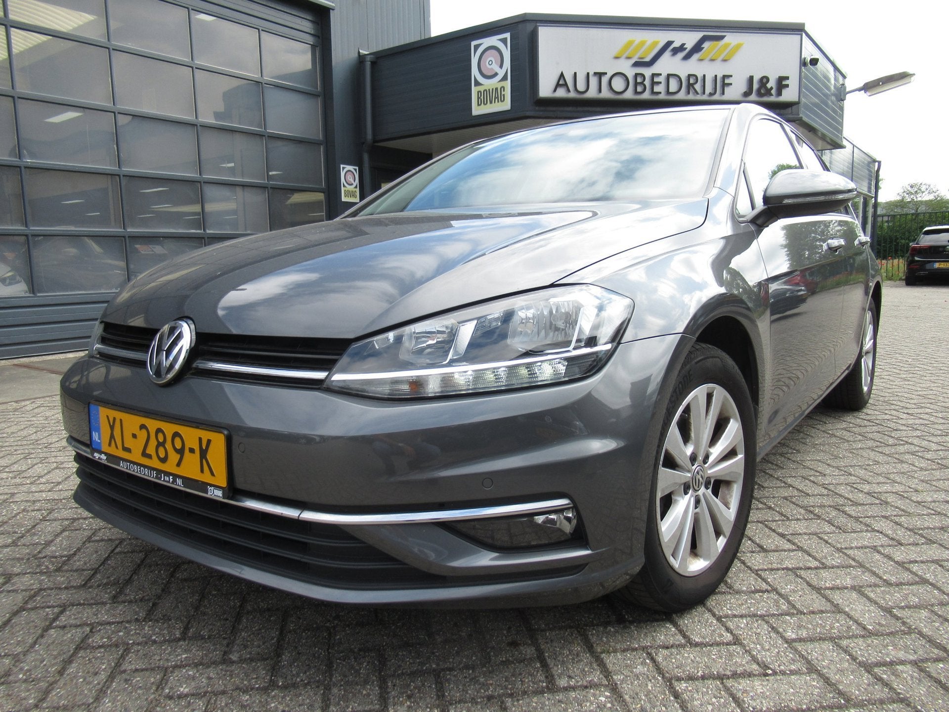 Volkswagen Golf 1.0 TSI Comfortline Business / NAV / Stoelve, Auto's, Stof, Origineel Nederlands, Bedrijf, Handgeschakeld