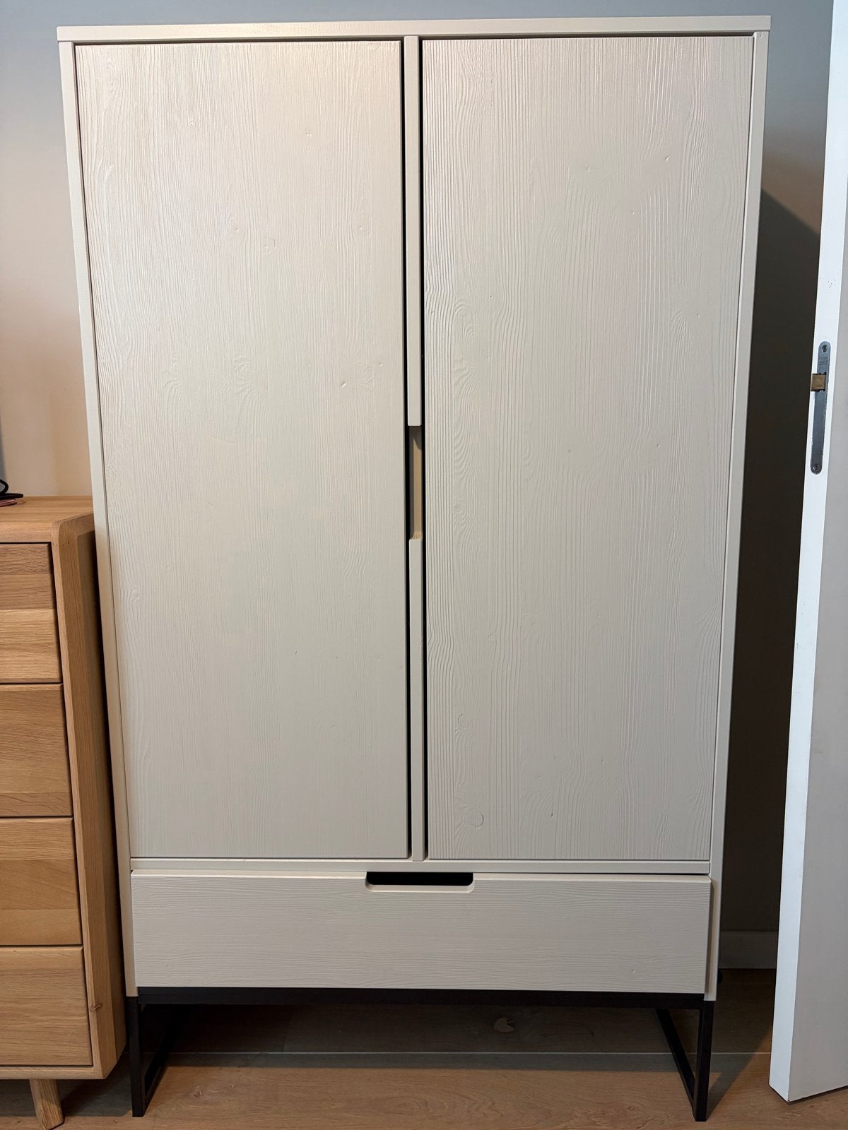 Woood kast Silas beige, Ophalen, 50 tot 100 cm, Zo goed als nieuw, Met lade(s)
