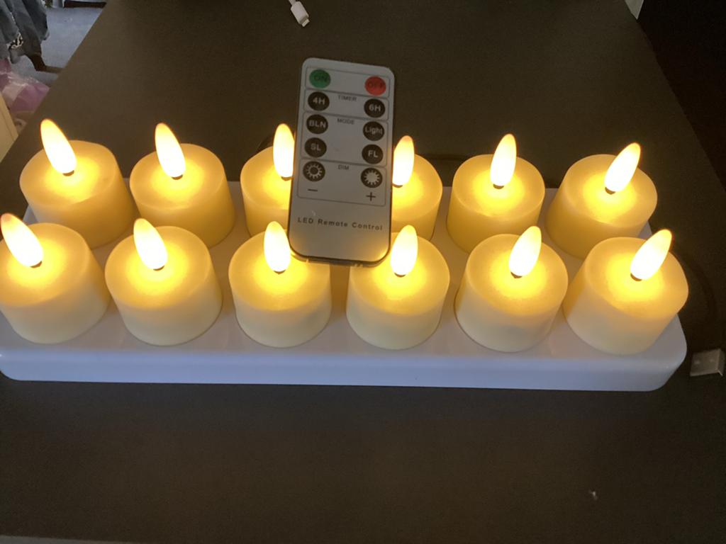 12 Oplaadbare LED Waxinelichtjes met Afstandsbediening, Ophalen, Kunststof, Zo goed als nieuw, Crème