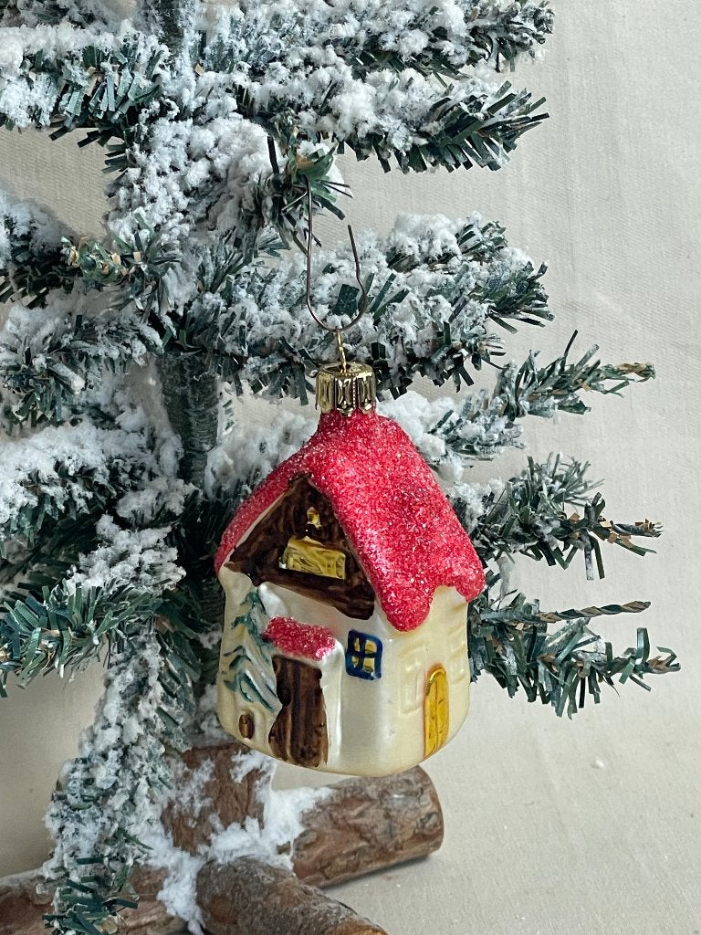 Gekleurd glazen huisje kerstbal, Ophalen of Verzenden, Zo goed als nieuw