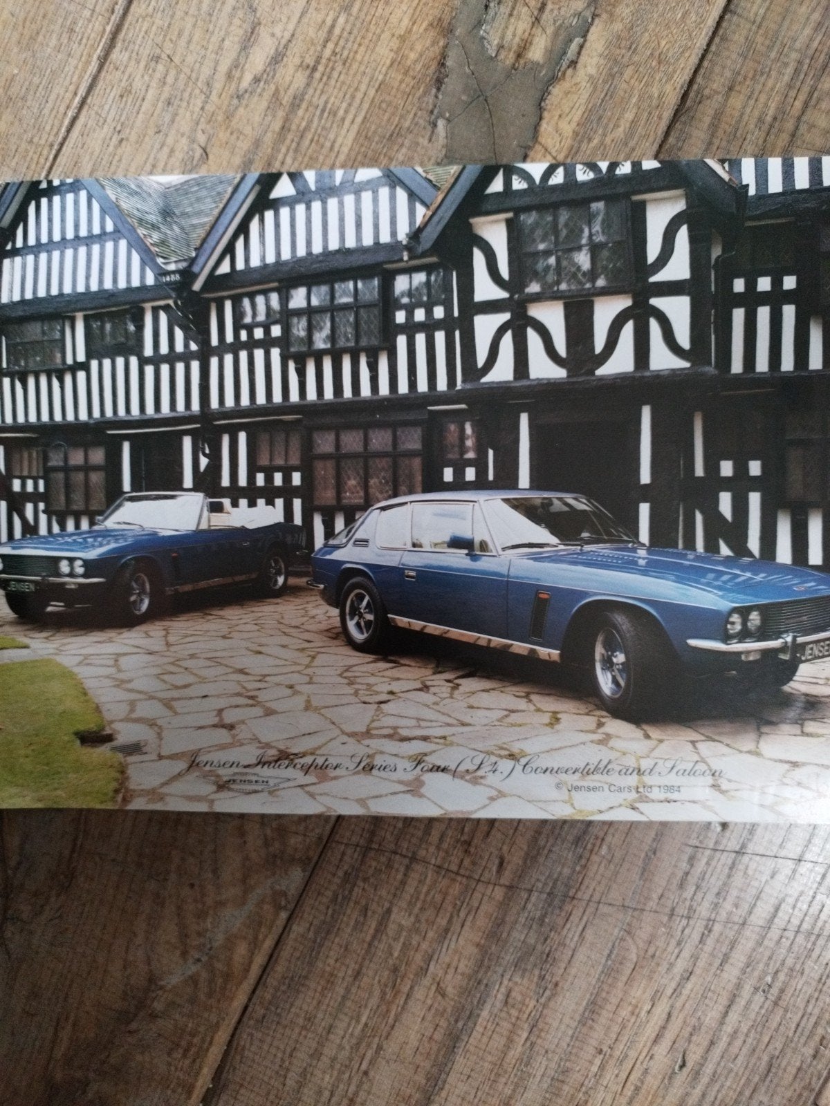 Jensen Interceptor Series Four(Mk. IV) Convertible en Saloon, Ophalen of Verzenden, Gelezen, Jensen