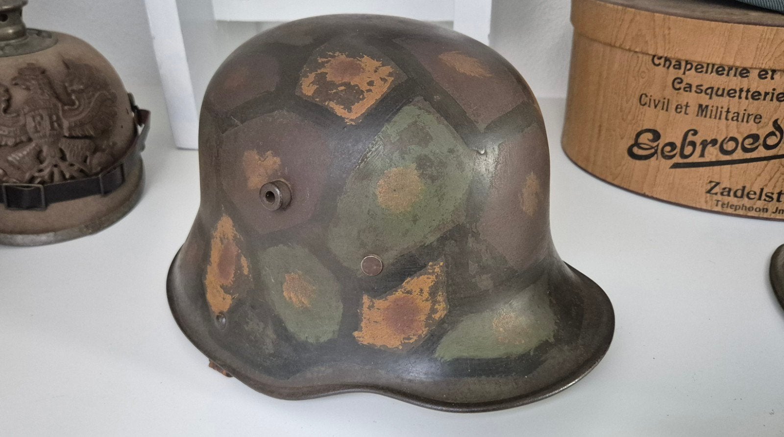 Duitse Stahlhelm M16 Camouflage met Kinriem en Binnenhelm, Ophalen of Verzenden, Landmacht, Duitsland, Helm of Baret