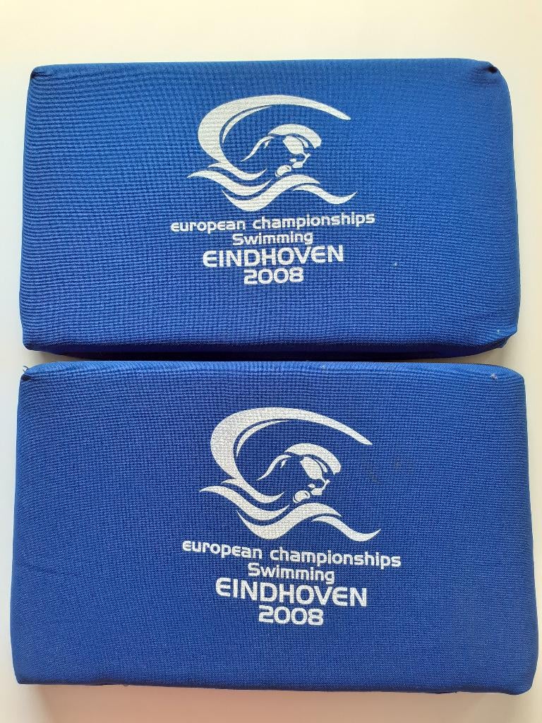 2 stoelkussentjes EK Zwemmen Eindhoven 2008, Ophalen of Verzenden, Gebruikt, Overige sporten, Overige typen