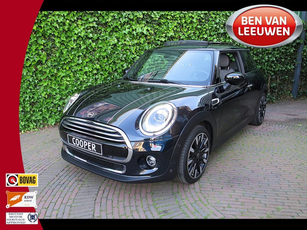 MINI Cooper 1.5 Cooper Chili F56 LCI aut NL-auto, Pano, A.ca, 12 maanden, 136 pk, Gebruikt, 4 stoelen