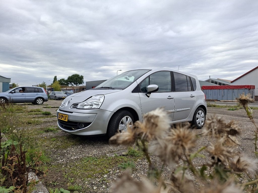 Renault Grand Modus 1.2 TCE 2008 Grijs, Auto's, Voorwielaandrijving, 4 cilinders, Origineel Nederlands, Handgeschakeld