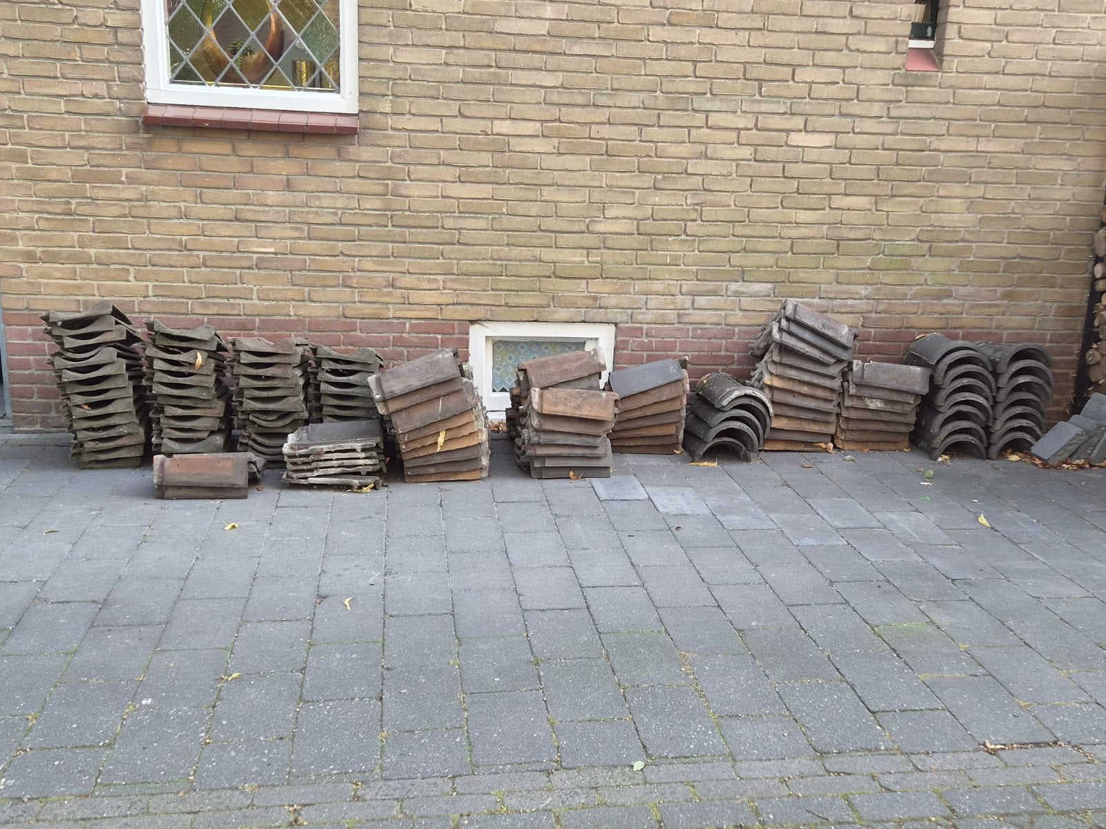 Nokvorsten, kantpannen en eindpannen., Doe-het-zelf en Verbouw, Dakpannen en Dakbedekking, Ophalen, Gebruikt, Steen of Klei, 15 m² of meer