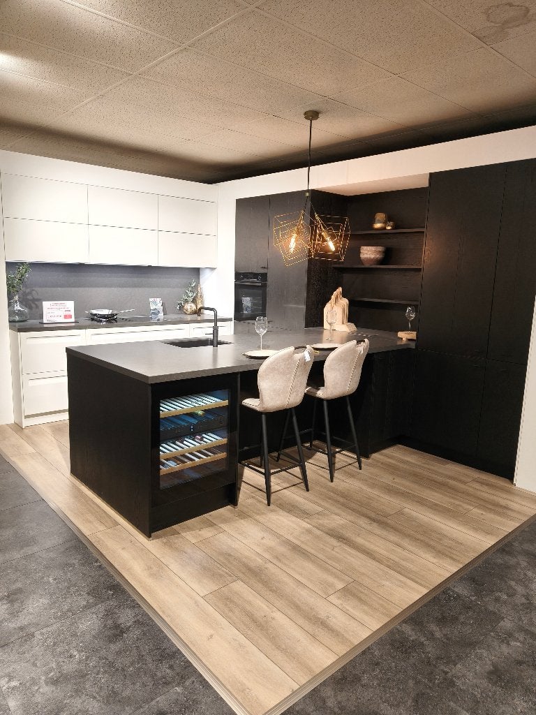 SHOWROOMKEUKEN Unique, Huis en Inrichting, Keuken | Complete keukens, Ophalen, Zwart, Overige typen, Nieuw