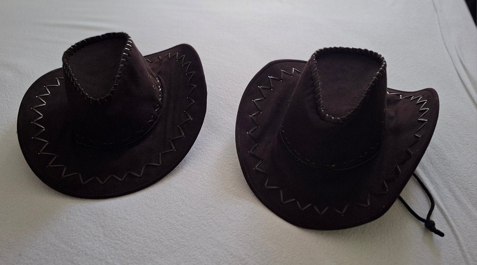 2 bruine cowboy hoeden NIEUW, Ophalen of Verzenden, Nieuw, One size fits all