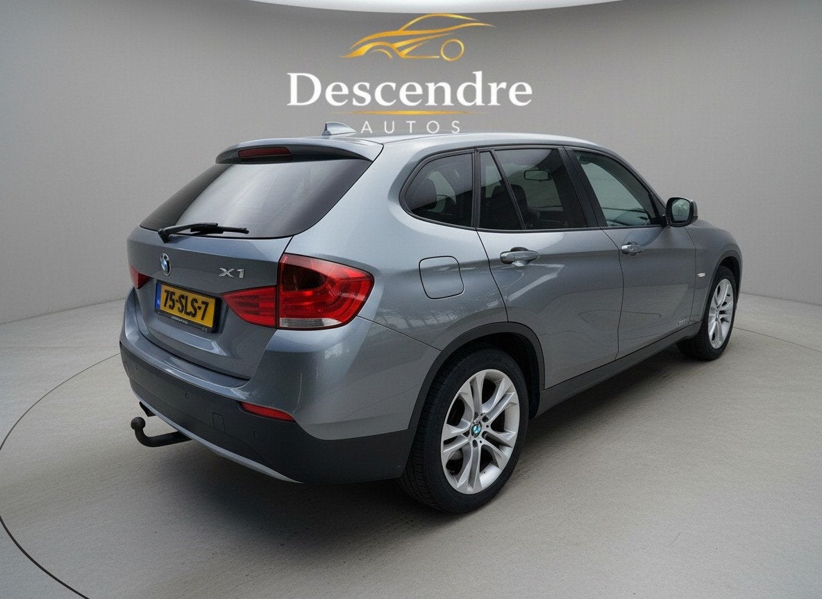 BMW X1 sDrive18d Executive (bj 2011), Auto's, BMW, X1, Euro 5, Zwart, 1445 kg