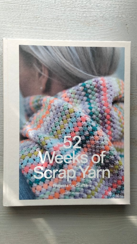52 Weeks of Scrap Yarn Laine, Ophalen of Verzenden, Zo goed als nieuw, Breien of Haken, Patroon of Boek