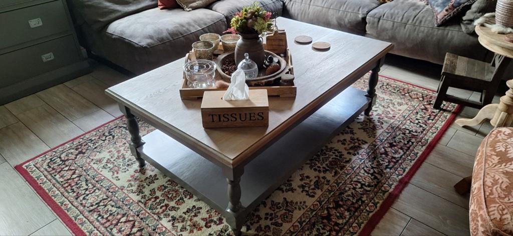 Landelijke salontafel met opbergruimte, Huis en Inrichting, Gebruikt, 100 tot 150 cm, Landelijke stijl, Minder dan 50 cm