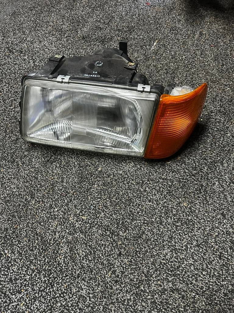 Audi 100 C3 Typ 44 Koplampen met Knipperlichten, Ophalen, Audi