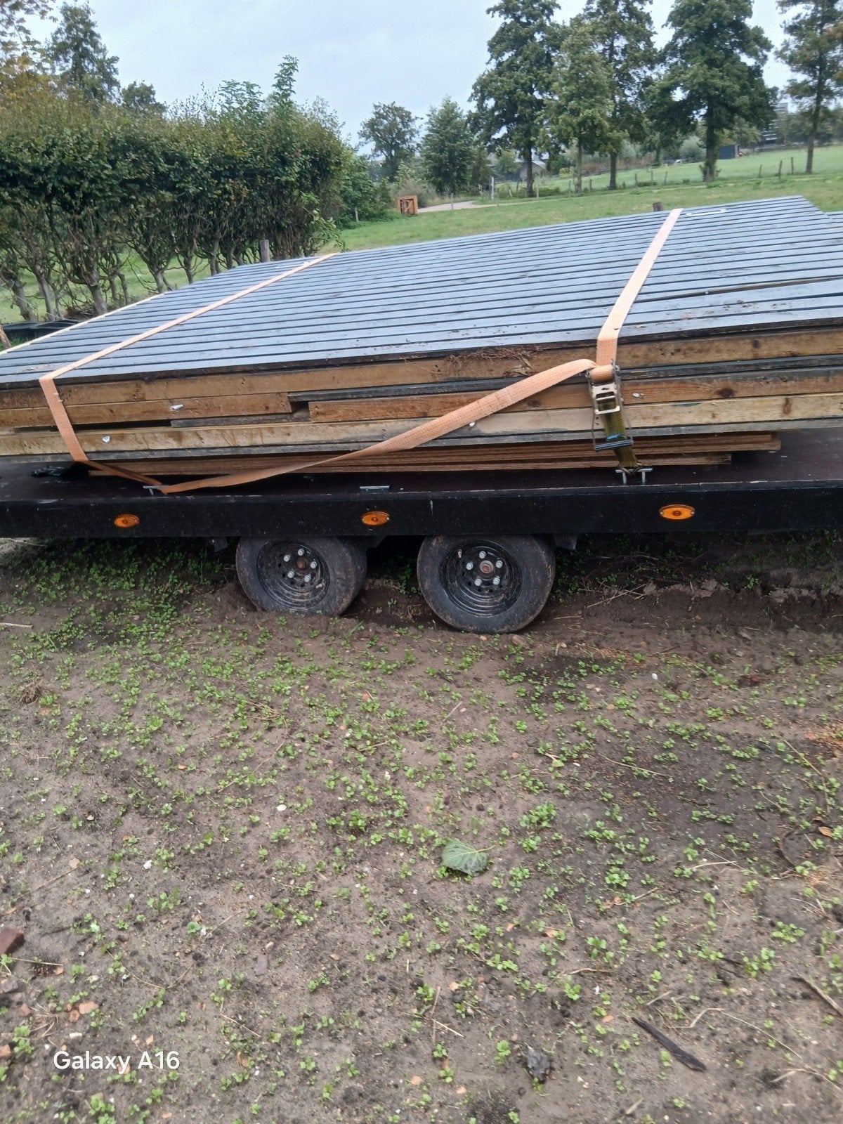 Tekoop wanden voor een schuurtje, Ophalen