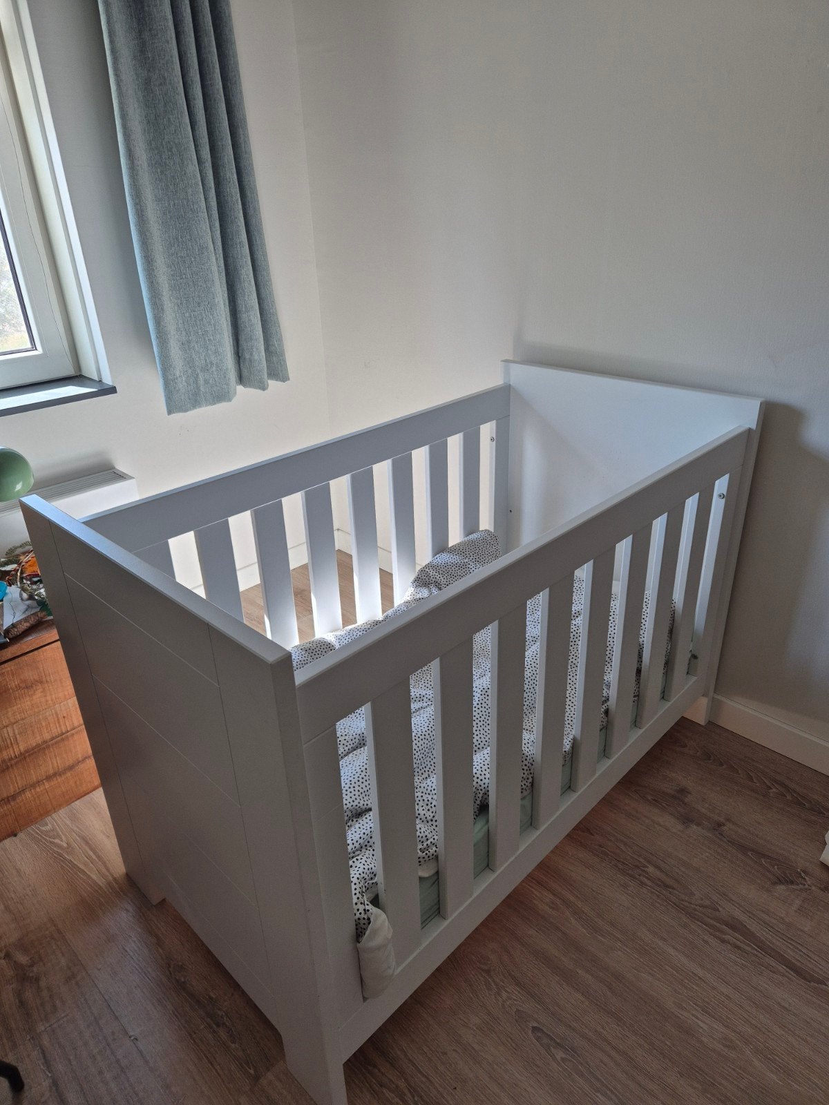 Wit babybedje met beddengoed, Ophalen, Gebruikt, Wit, 190 cm of minder
