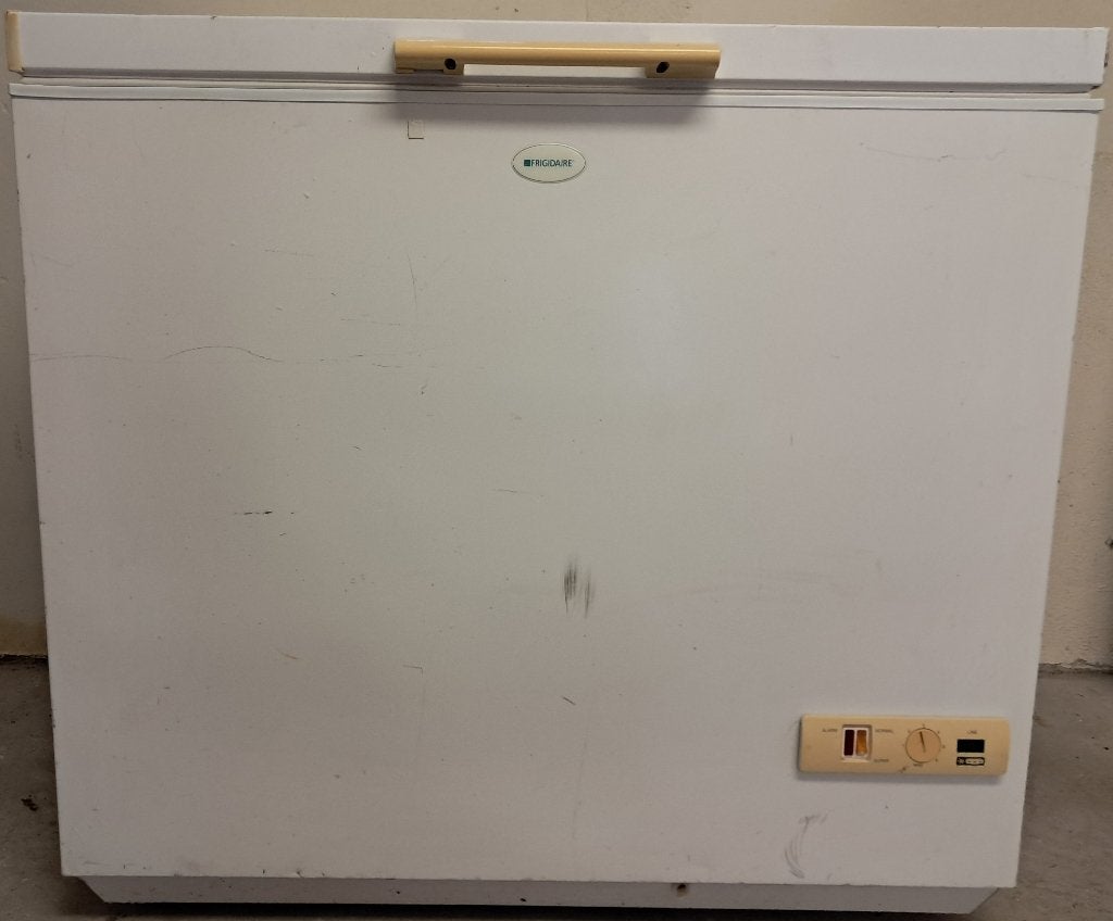 Frigidaire vrieskist 159L, Witgoed en Apparatuur, Vrieskist, Gebruikt, Vrijstaand, 90 cm of meer