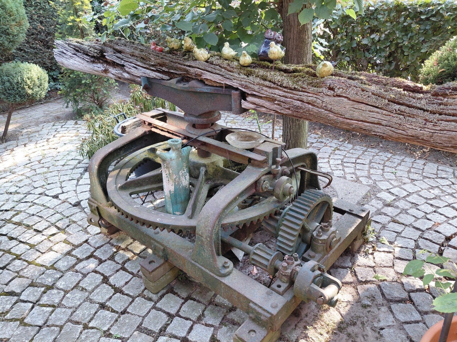Antieke landbouwwerktuigen - ploeg en maalmachine, Antiek en Kunst, Antiek | Gereedschap en Instrumenten, Ophalen of Verzenden