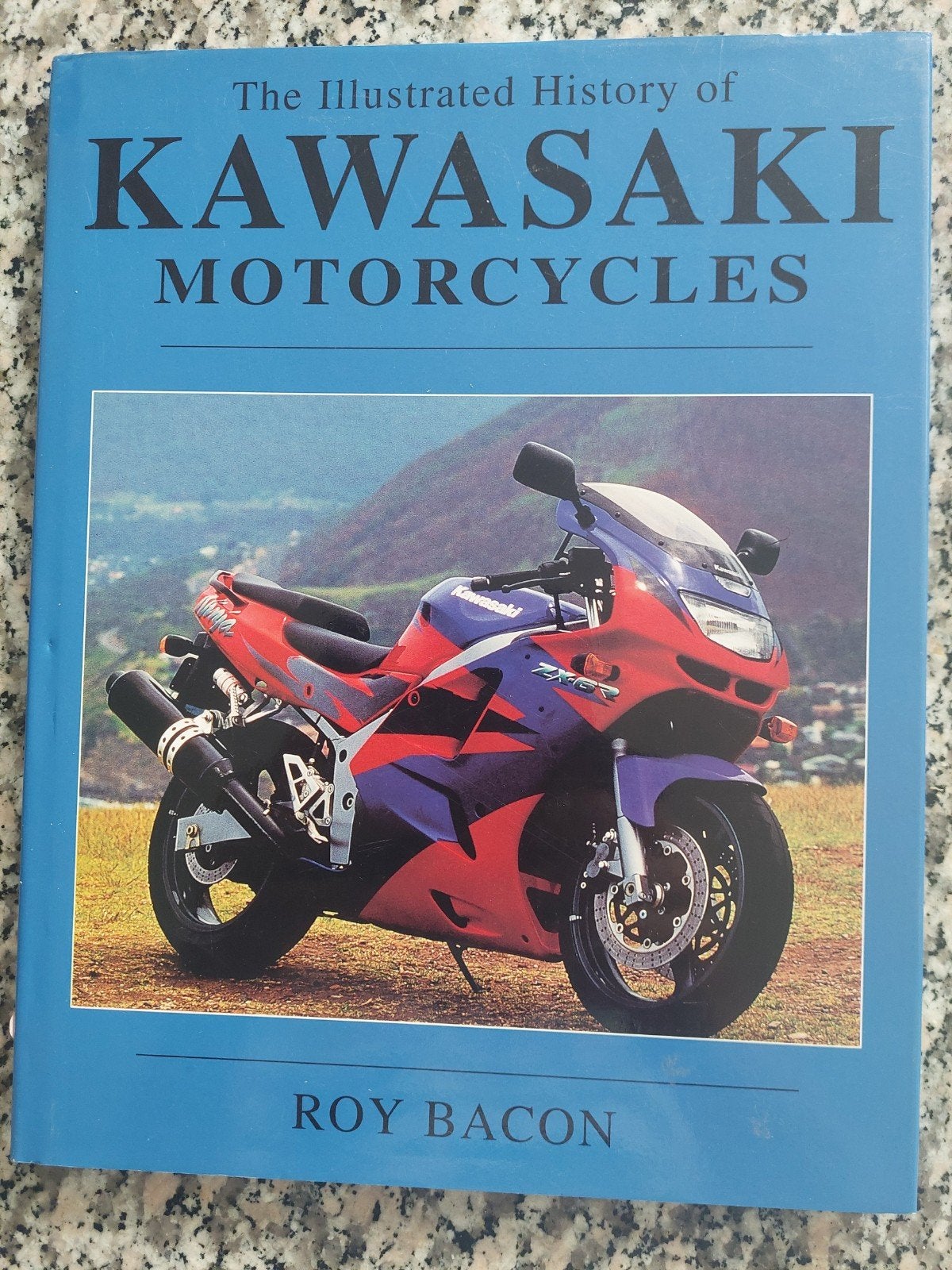 THE ILLUSTRATED HISTORY OF KAWASAKI MOTOR CYCLES, Ophalen of Verzenden, Zo goed als nieuw, Merk of Model