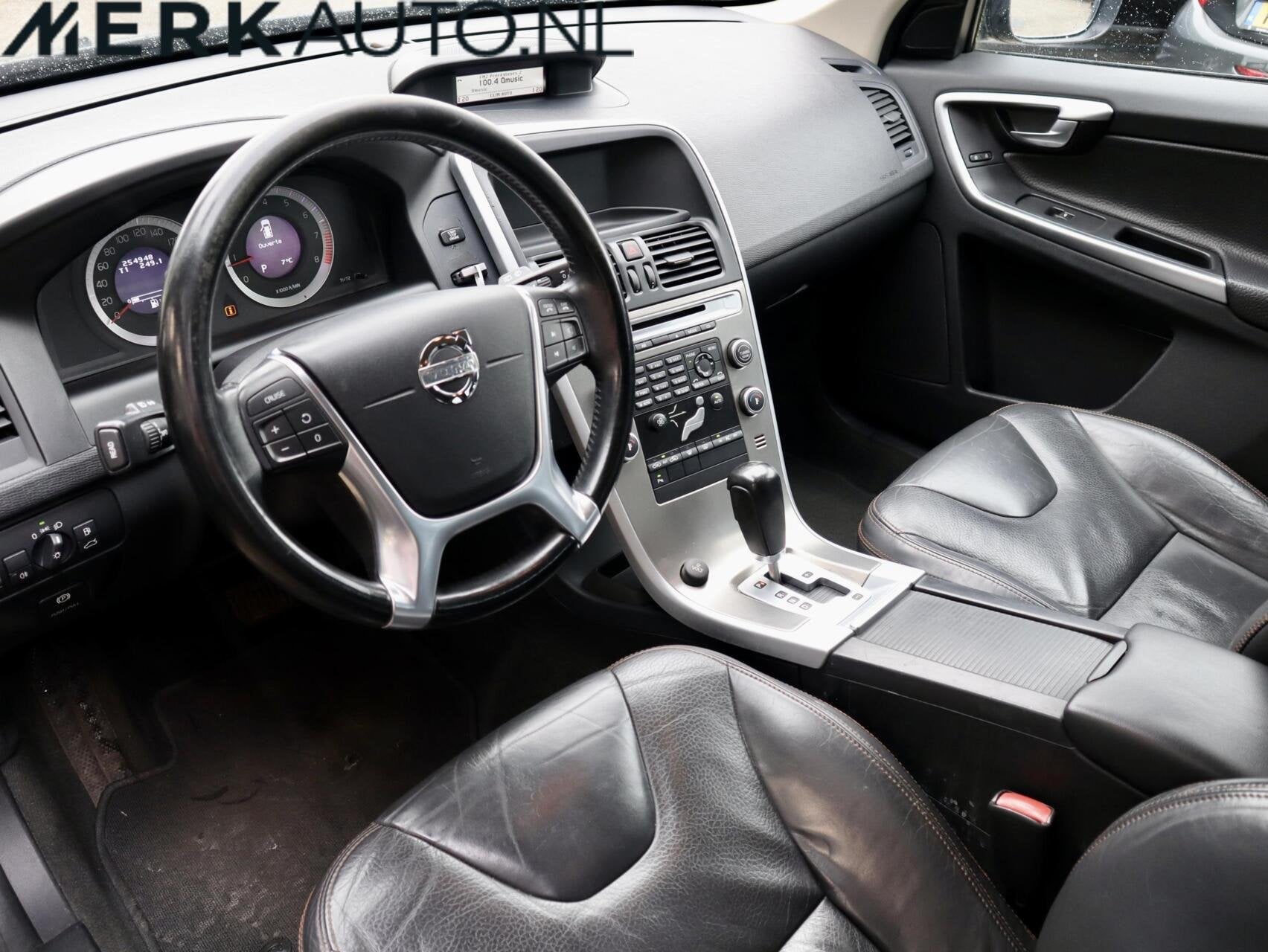 Volvo XC60 2.0T Summum Automaat, Leder, Xenon, Auto's, Volvo, Euro 5, Zwart, Zwart, Leder