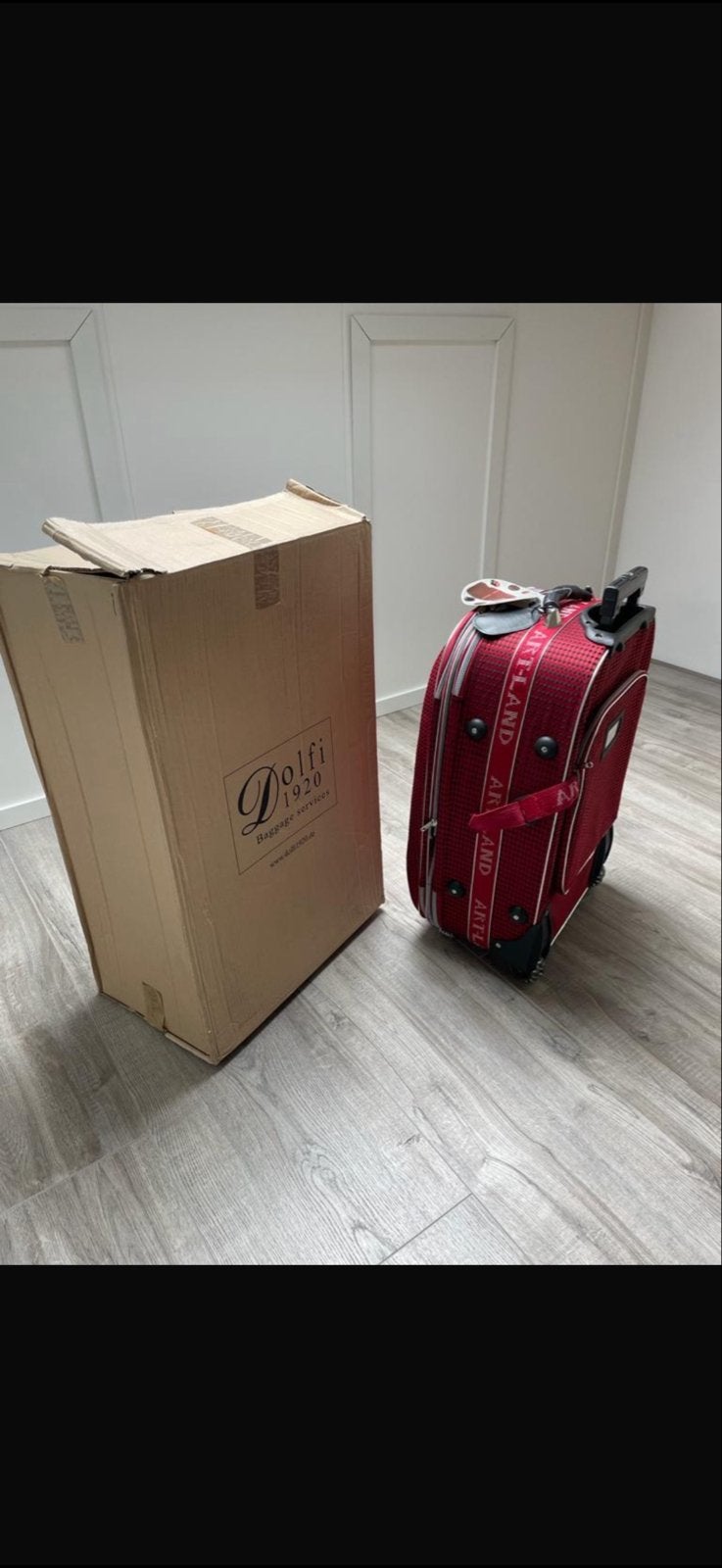 Dolfi 1920 Koffer - Rood, Handig en Compact, Sieraden, Tassen en Uiterlijk, Ophalen, Overige materialen, 50 tot 60 cm, Zo goed als nieuw