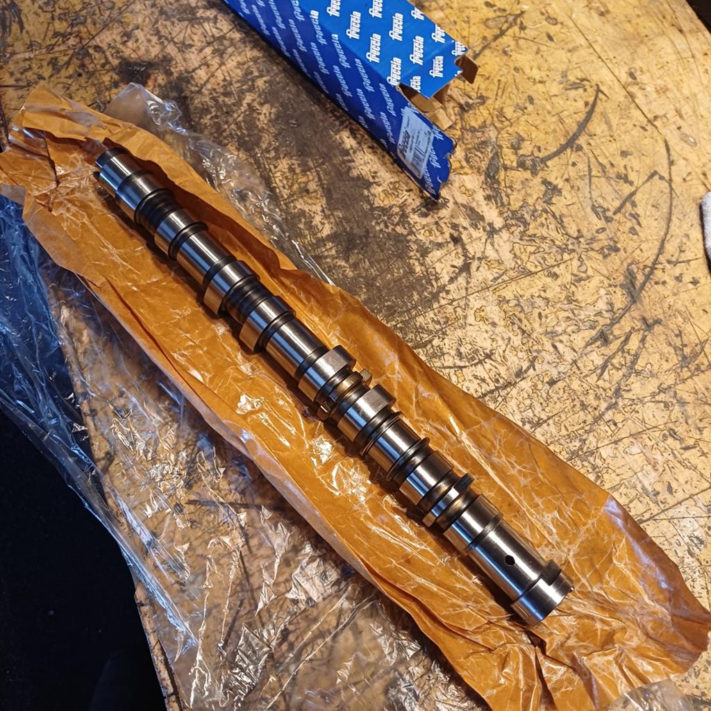 Nieuwe uitlaat nokkenassen mercedes m271 motor, Ophalen of Verzenden, Nieuw