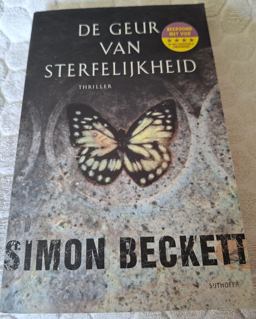 THRILLER - boek - Simon Beckett - DE GEUR VAN STERFELIJKHEID, Gelezen, Europa overig, Simon Beckett, Ophalen of Verzenden