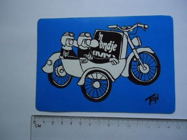 sticker oud Avondje Avro toon van driel strip zijspan motor, Verzamelen, Verzenden, Zo goed als nieuw, Bedrijf of Vereniging