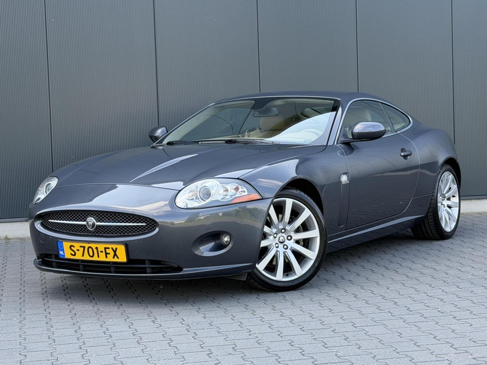Jaguar XK 4.2 V8 Coupé 57DKM - Leder - Xenon - Zeer Goede S, Auto's, Jaguar, Automatische klimaatregeling, Achterwielaandrijving