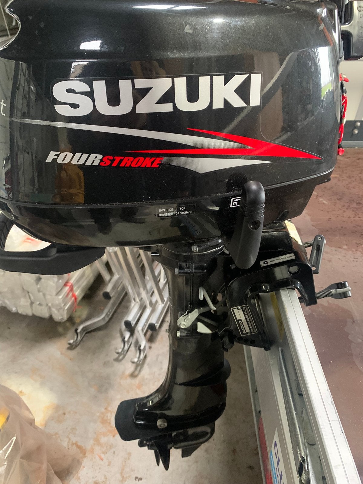 Suzuki 4 pk 4 takt uit 2014 net servicebeurt gehad, Watersport en Boten, Ophalen, Zo goed als nieuw