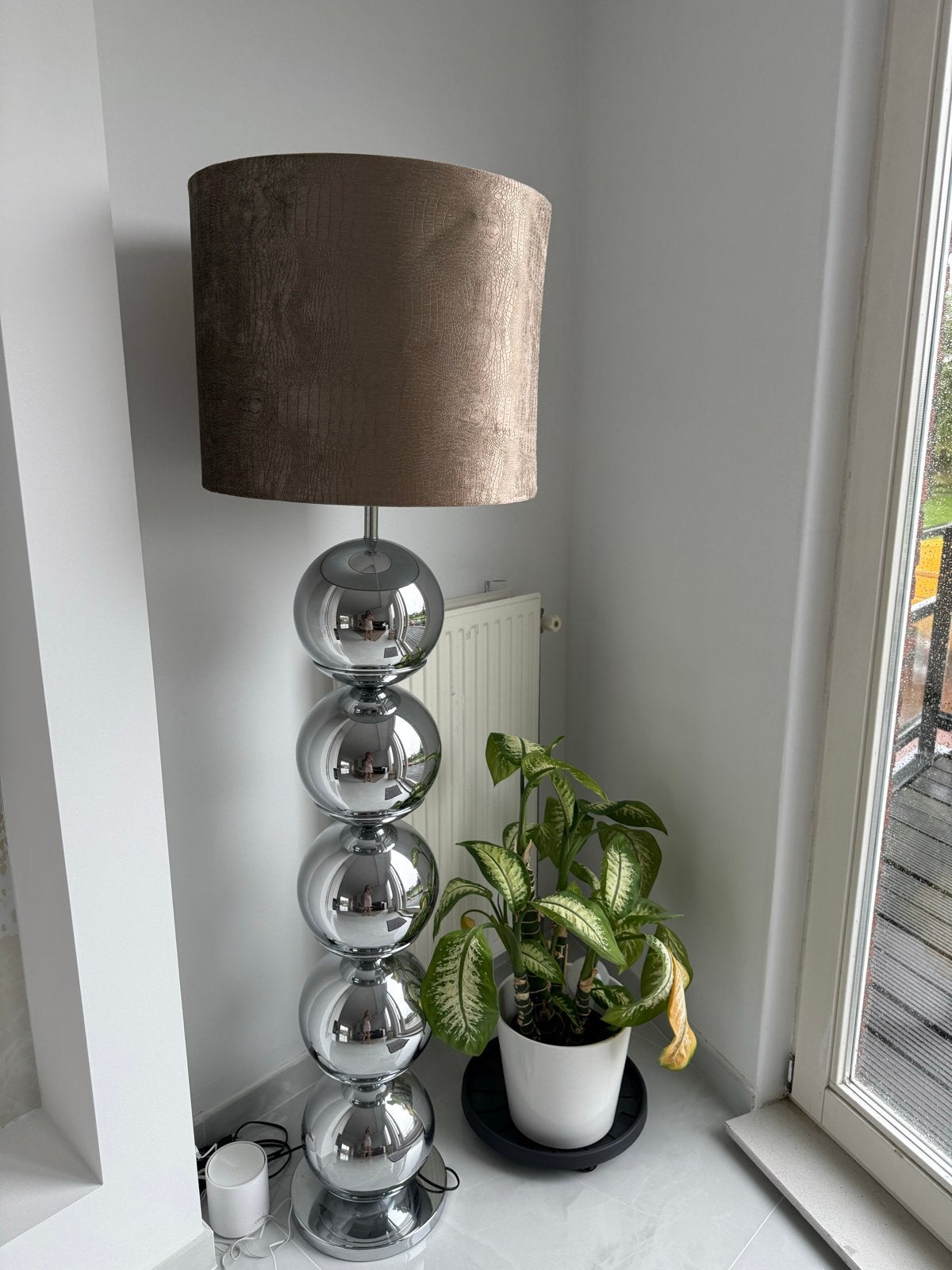 Sjieke taupe velvet vloerlamp met chromen bollen, Ophalen, Zo goed als nieuw, Metaal, 100 tot 150 cm