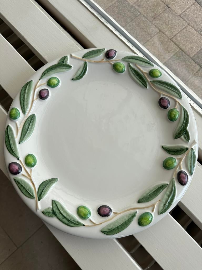 Serveerbord met olijven, Huis en Inrichting, Keuken | Servies, Ophalen, Zo goed als nieuw, Overige stijlen, Schaal of Schalen