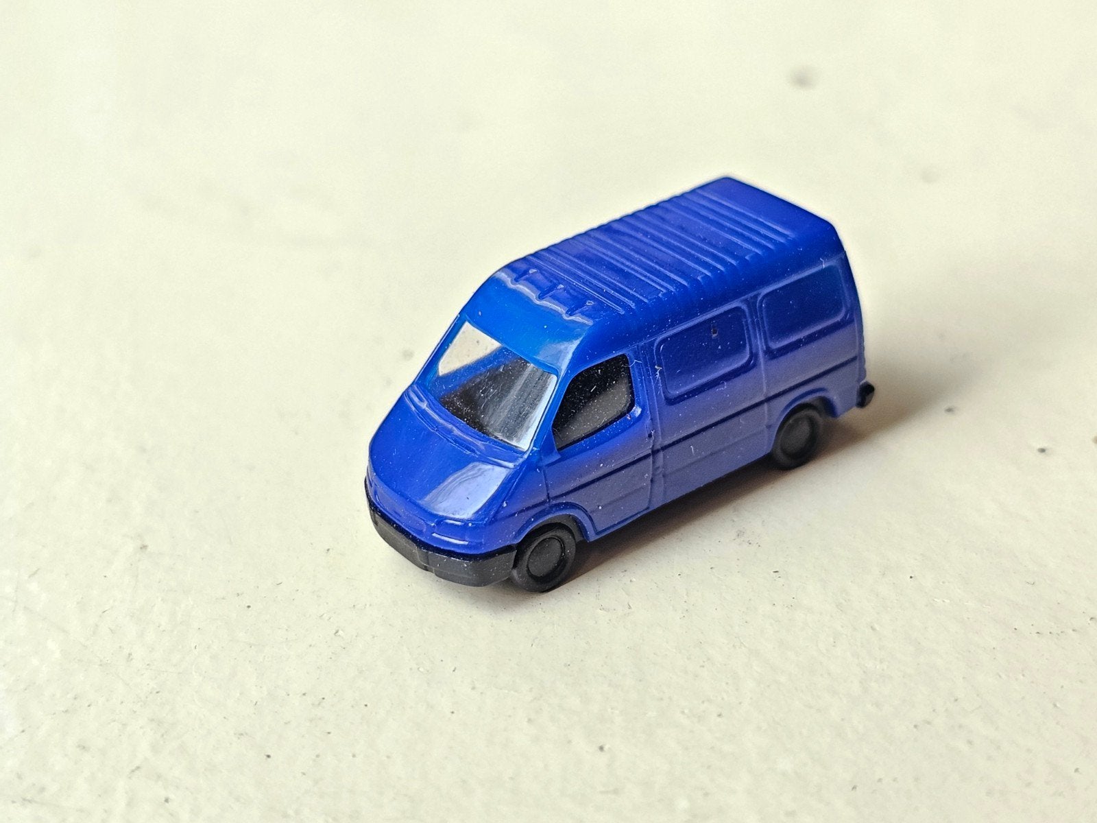 Modeltrein N spoor busje - Blauw, Hobby en Vrije tijd, Modeltreinen | N-Spoor, Ophalen of Verzenden, Gebruikt, Overige typen