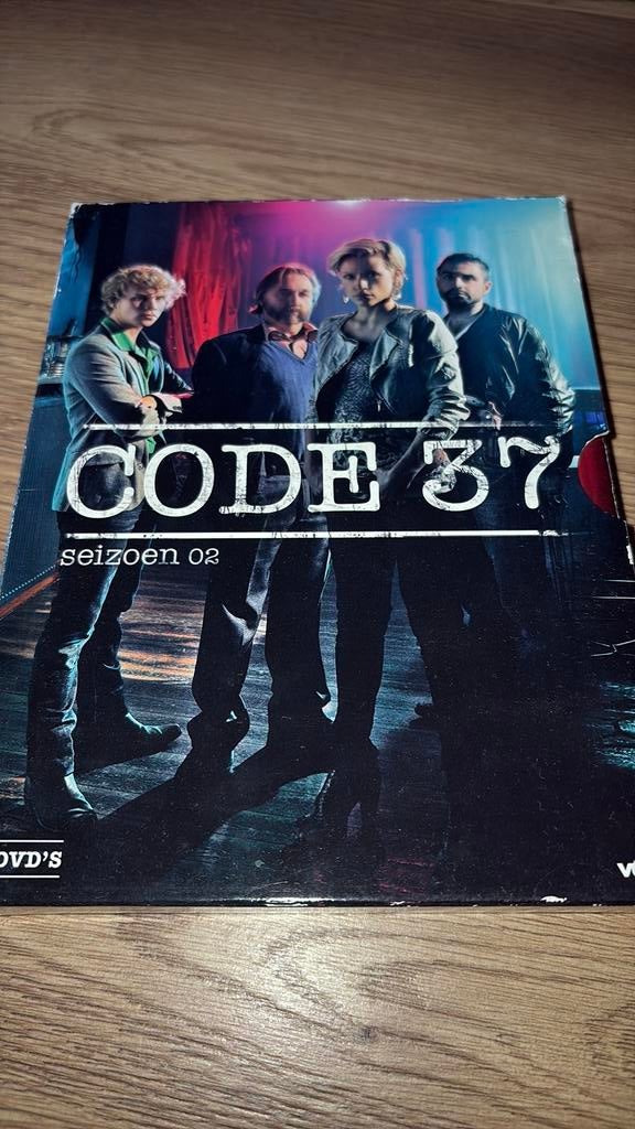 Code 37: tweede seizoen 2 op dvd., Vanaf 12 jaar, Ophalen of Verzenden, Zo goed als nieuw, Actie en Avontuur
