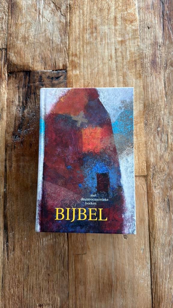 Bijbel nbv - nieuw met lichte beschadiging, Boeken, Ophalen of Verzenden, Zo goed als nieuw