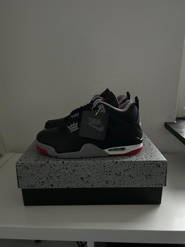 Jordan 4 Bred Reimagined maat 43, Zwart, Nieuw, Ophalen of Verzenden, Sneakers of Gympen