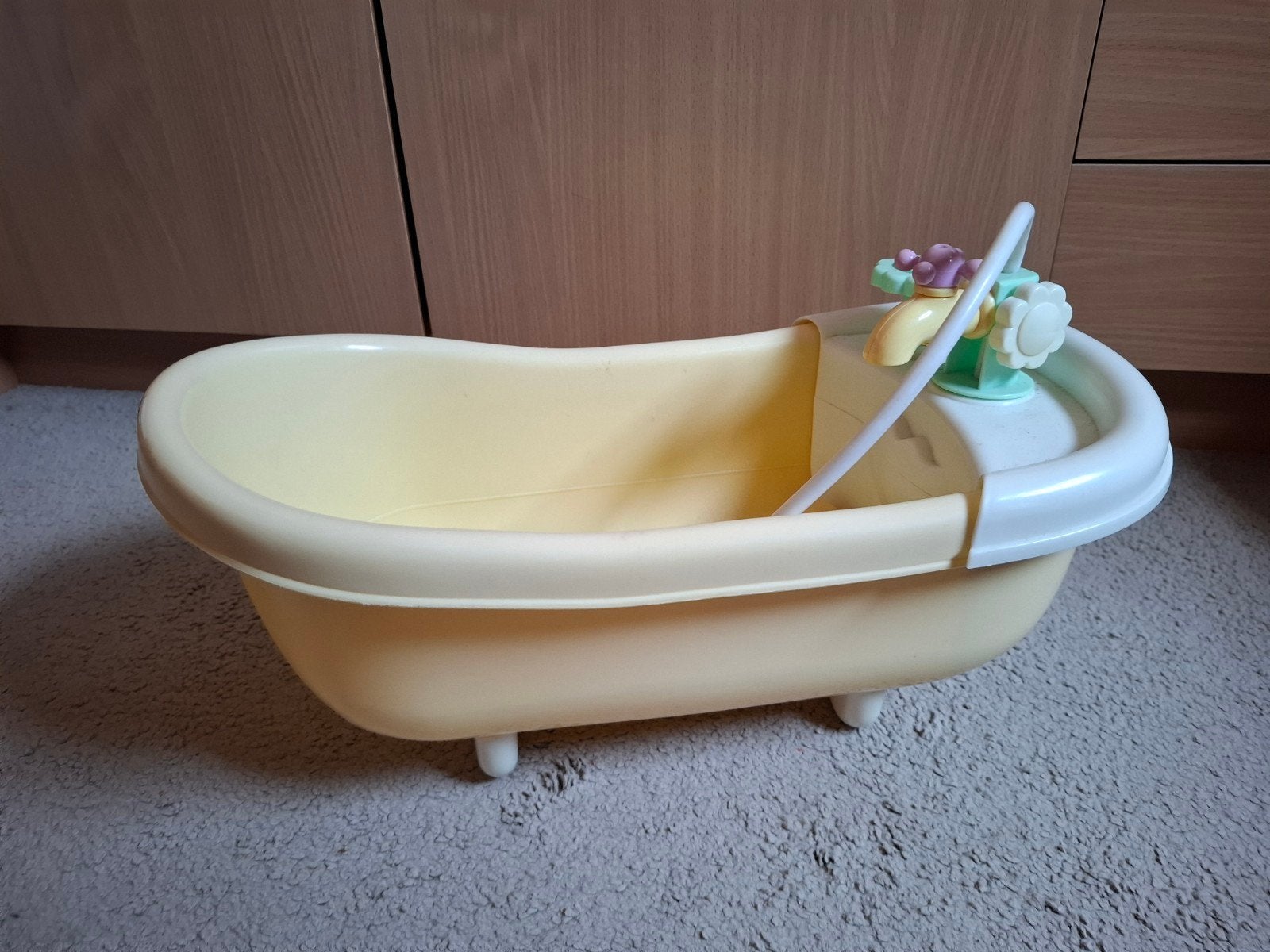 Poppenbadje met kraan en douchekop, Ophalen of Verzenden, Gebruikt, Overige typen