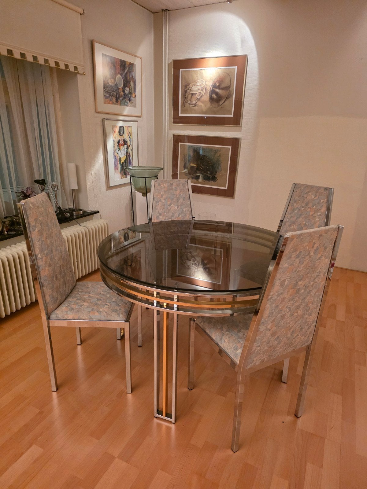 design Elegante eetkamerset: glazen tafel met 4 stoelen, Modern, Elegant, Rond, Ophalen of Verzenden, Zo goed als nieuw