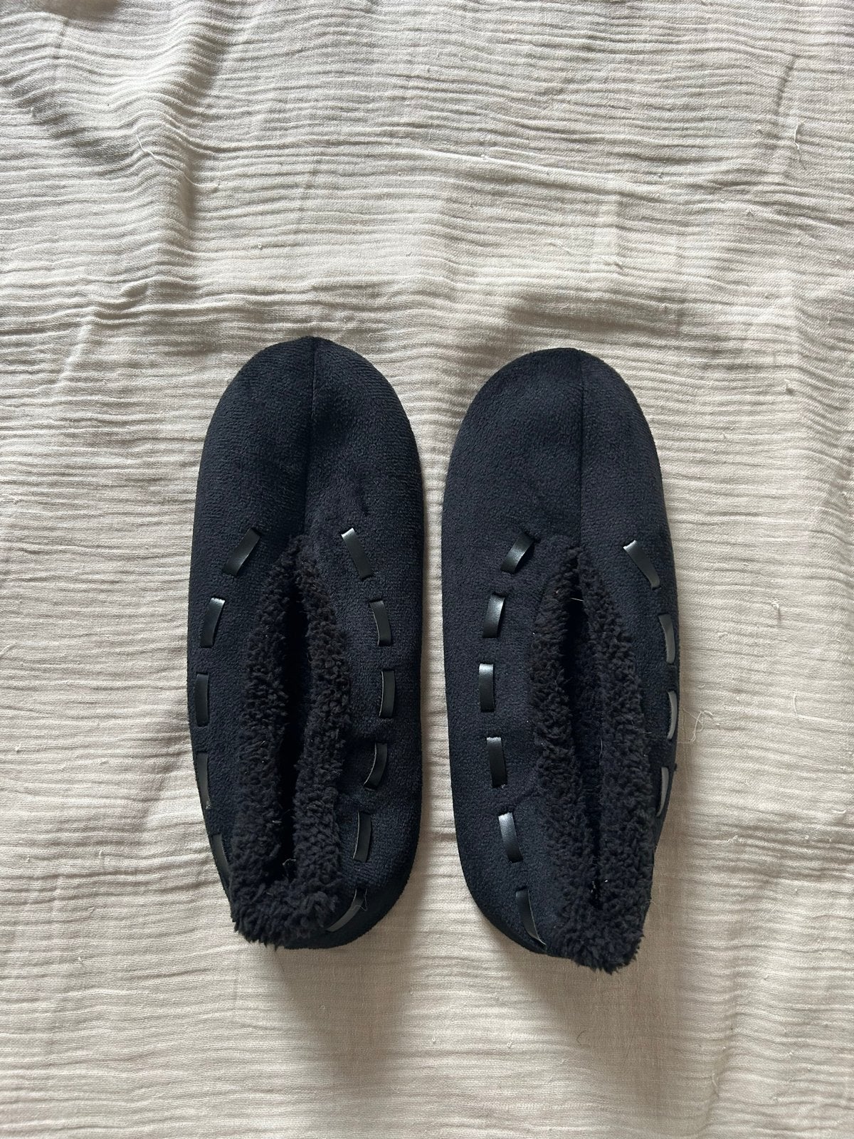 Zwarte pantoffels maat 44/45, Zwart, Nieuw, Ophalen of Verzenden, Pantoffels of Sloffen