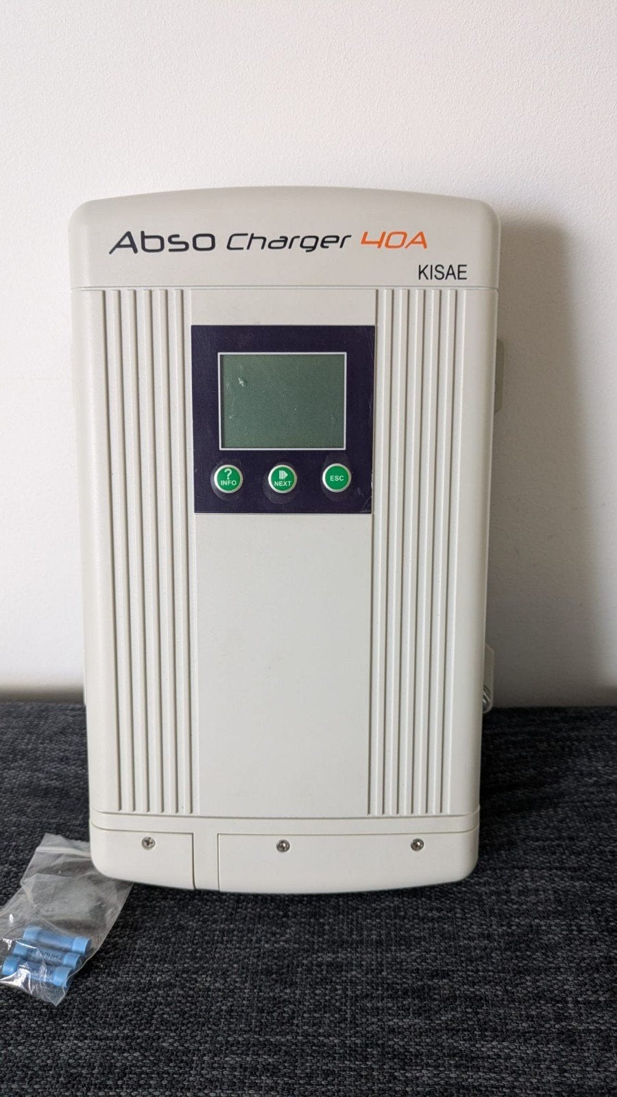 acculader Kisae 40a, Ophalen, Nieuw