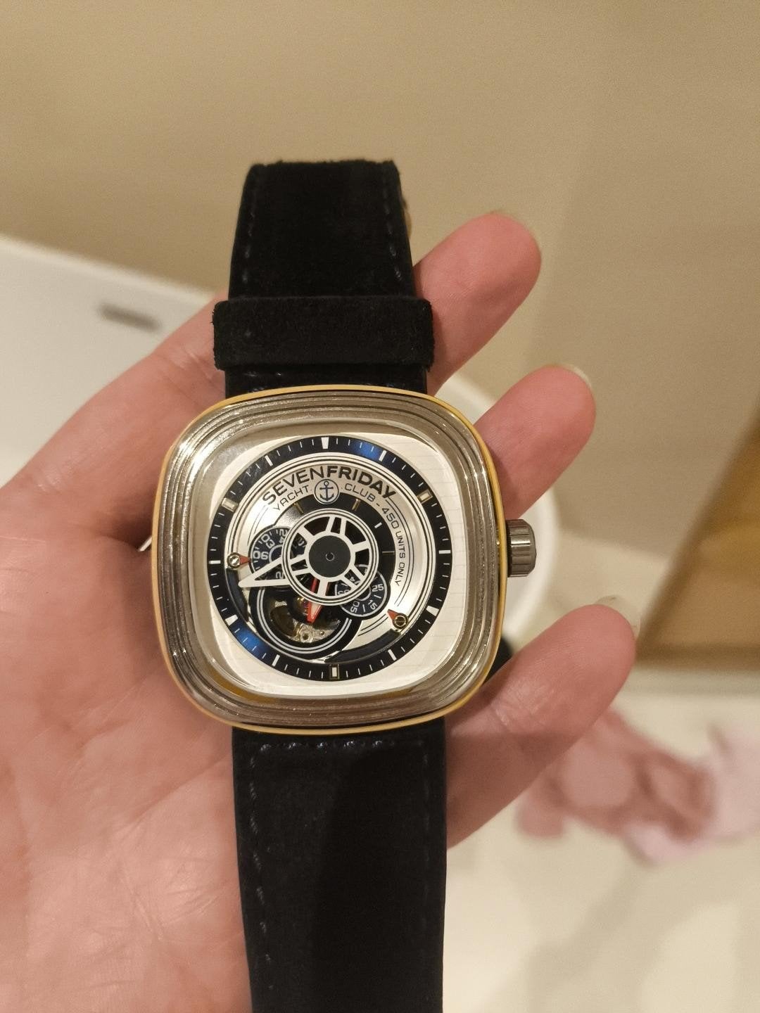 Sevenfriday Yacht Club Horloge - Gebruikt, suède bandje, Sieraden, Tassen en Uiterlijk, Overige merken, Staal, Polshorloge, Ophalen of Verzenden