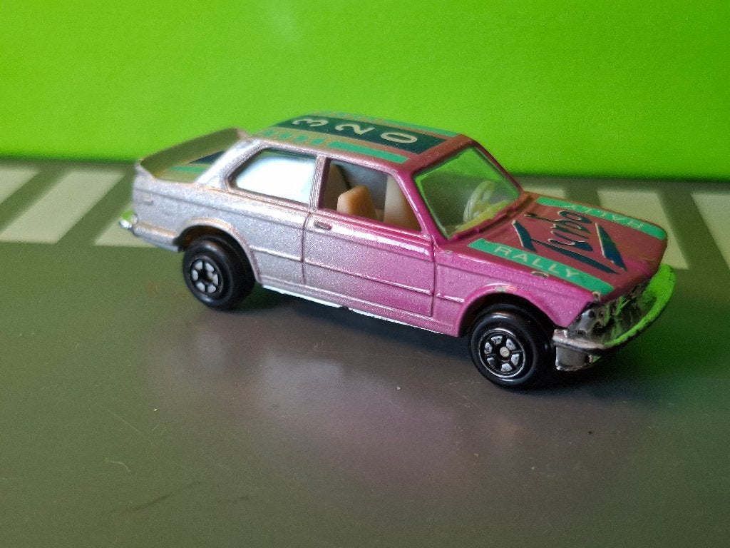 Yatming 1029 - BMW 320 Turbo [roze] 1/60, Ophalen of Verzenden, Zo goed als nieuw, Auto