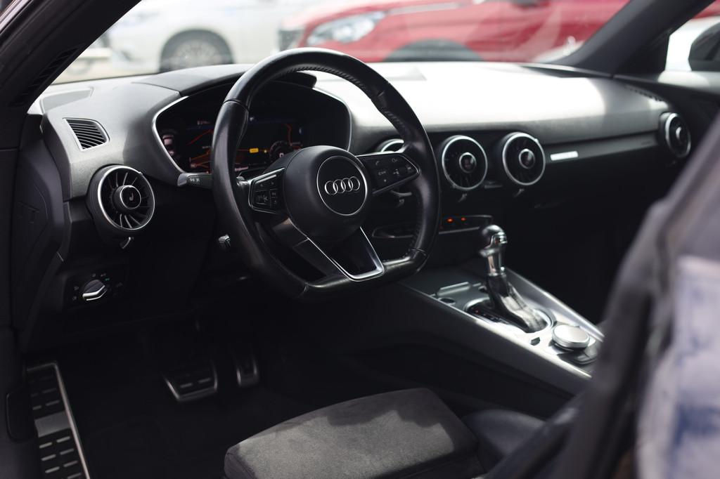 Audi TT 1.8 TFSI AUTOMAAT | S-LINE | 19 INCH (bj 2016), TT, Gebruikt, 4 cilinders, Zwart