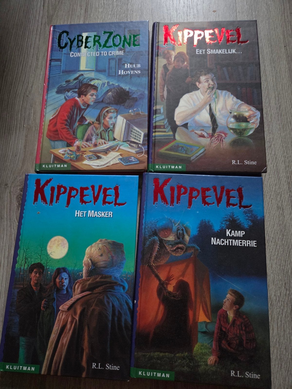 Kippevel en Cyberzone boeken - 4-delige set, Ophalen of Verzenden, Gelezen, R.L. Stine, Huub Hovens, Fictie algemeen